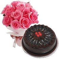 Best Cake to India having Pink Roses 1 Kg Eggless Chocolate Cake in India